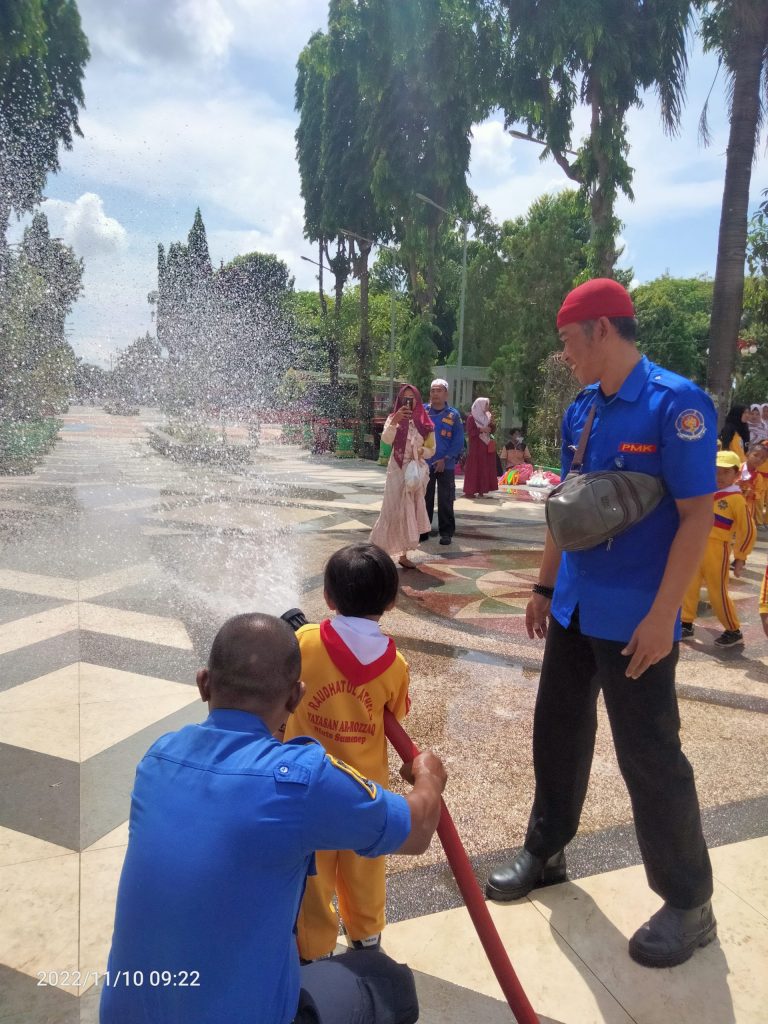 Sosialisasi Penyelamatan Pengendalian Kebakaran/Damkar bersama Yayasan Ar- Rozzaq Bluto Sumenep